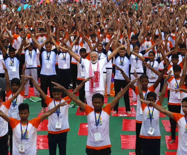 अंतरराष्ट्रीय योग दिवस : बिखराव को जोड़ने का काम करता है योग - प्रधानमंत्री नरेंद्र मोदी। 